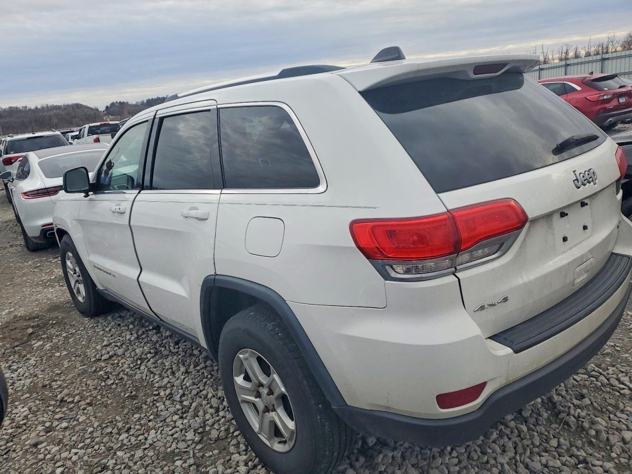 2014 JEEP GRAND CHEROKEE LAREDO photo 2
