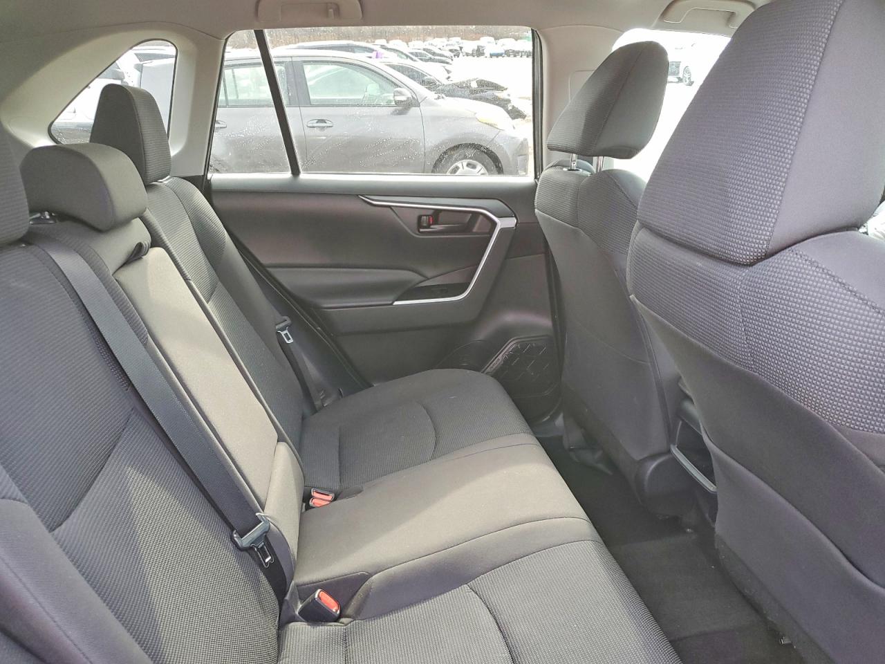 2021 TOYOTA RAV4 LE photo 11