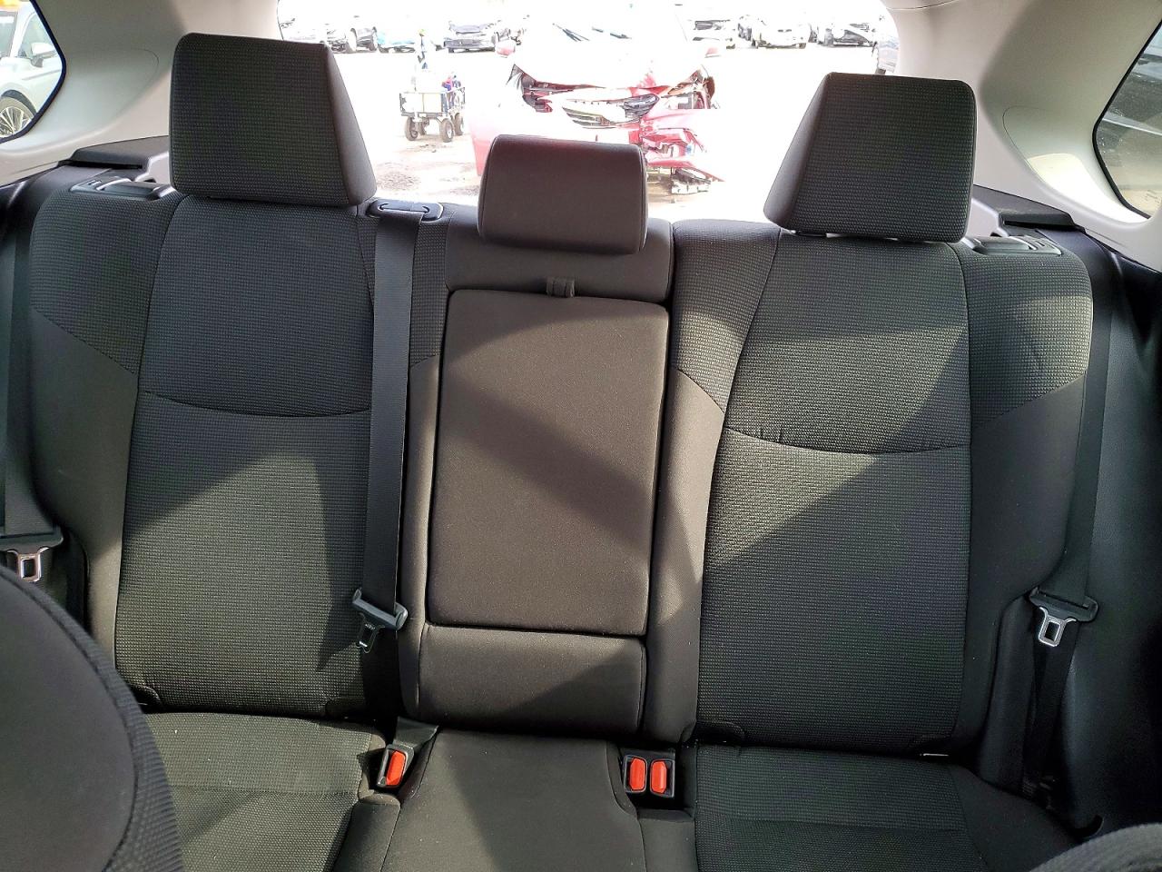 2021 TOYOTA RAV4 LE photo 10