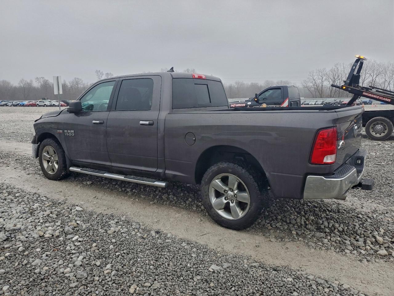 2015 RAM 1500 SLT photo 2