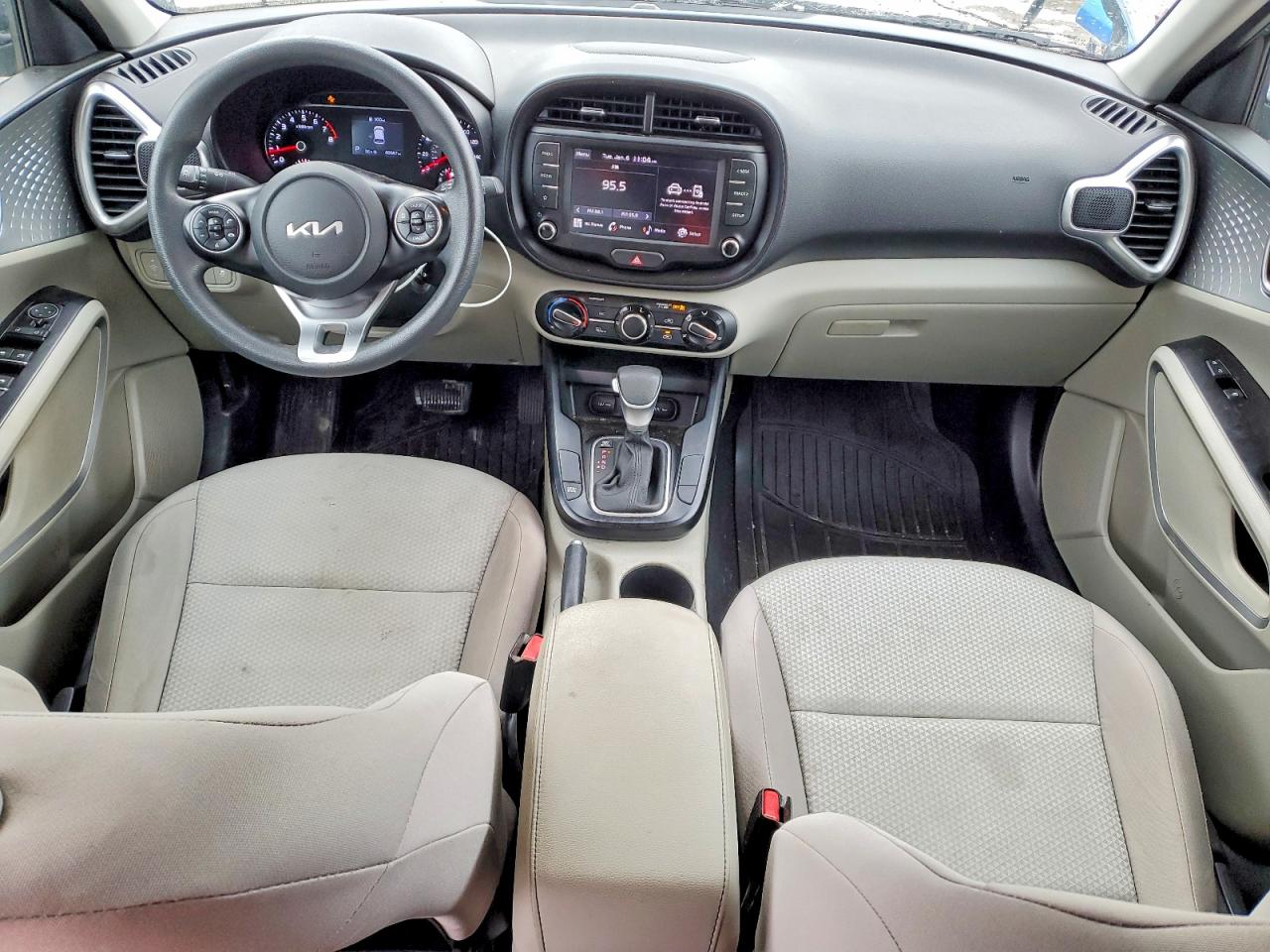 2022 KIA SOUL LX photo 8