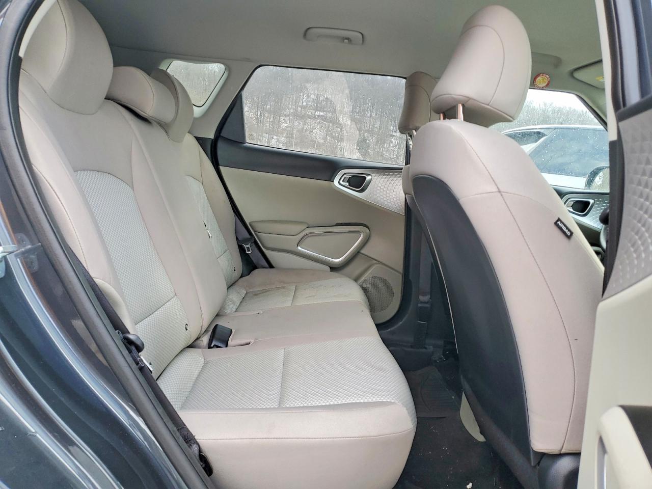 2022 KIA SOUL LX photo 11