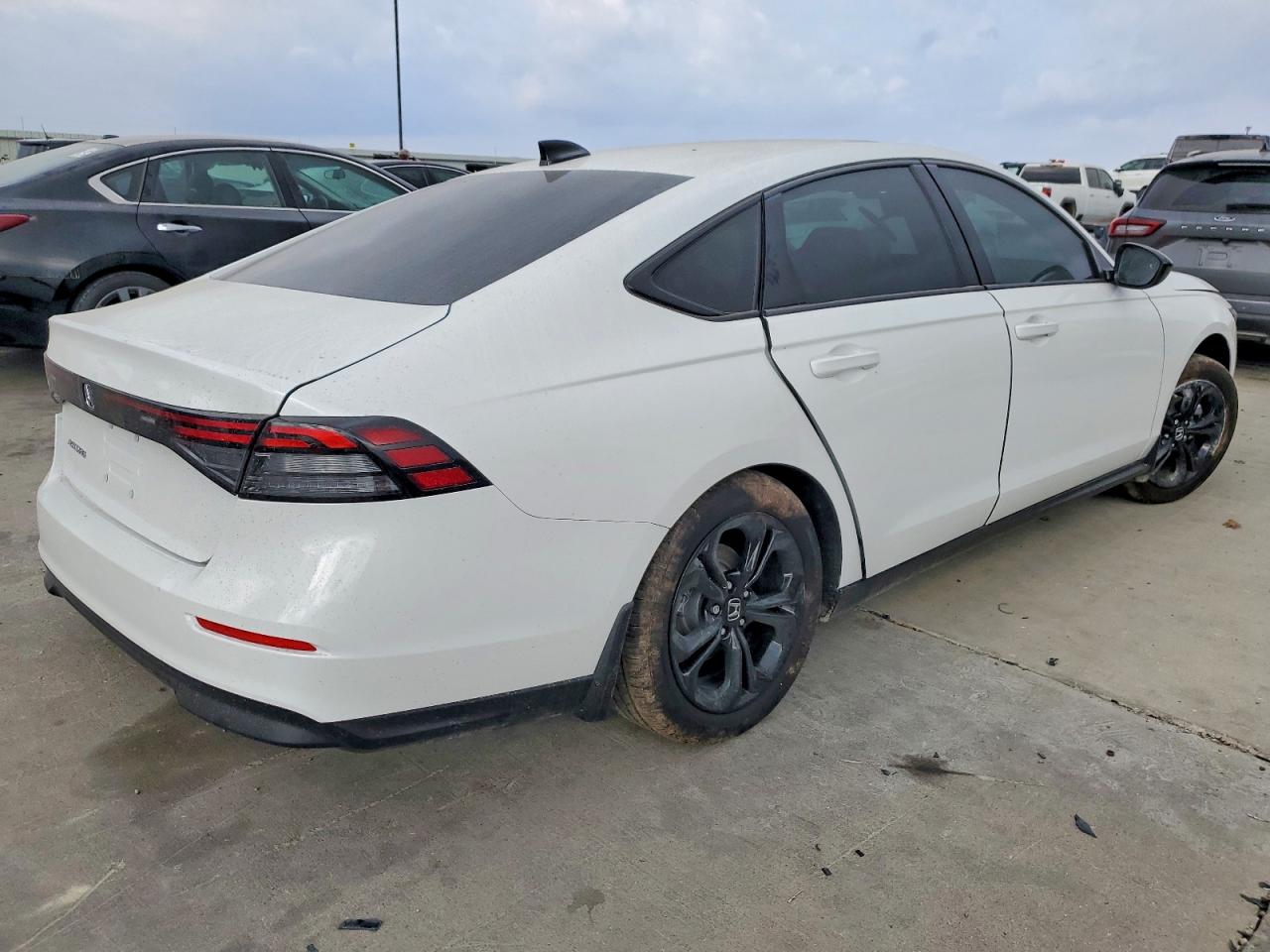 2025 HONDA ACCORD SE photo 3