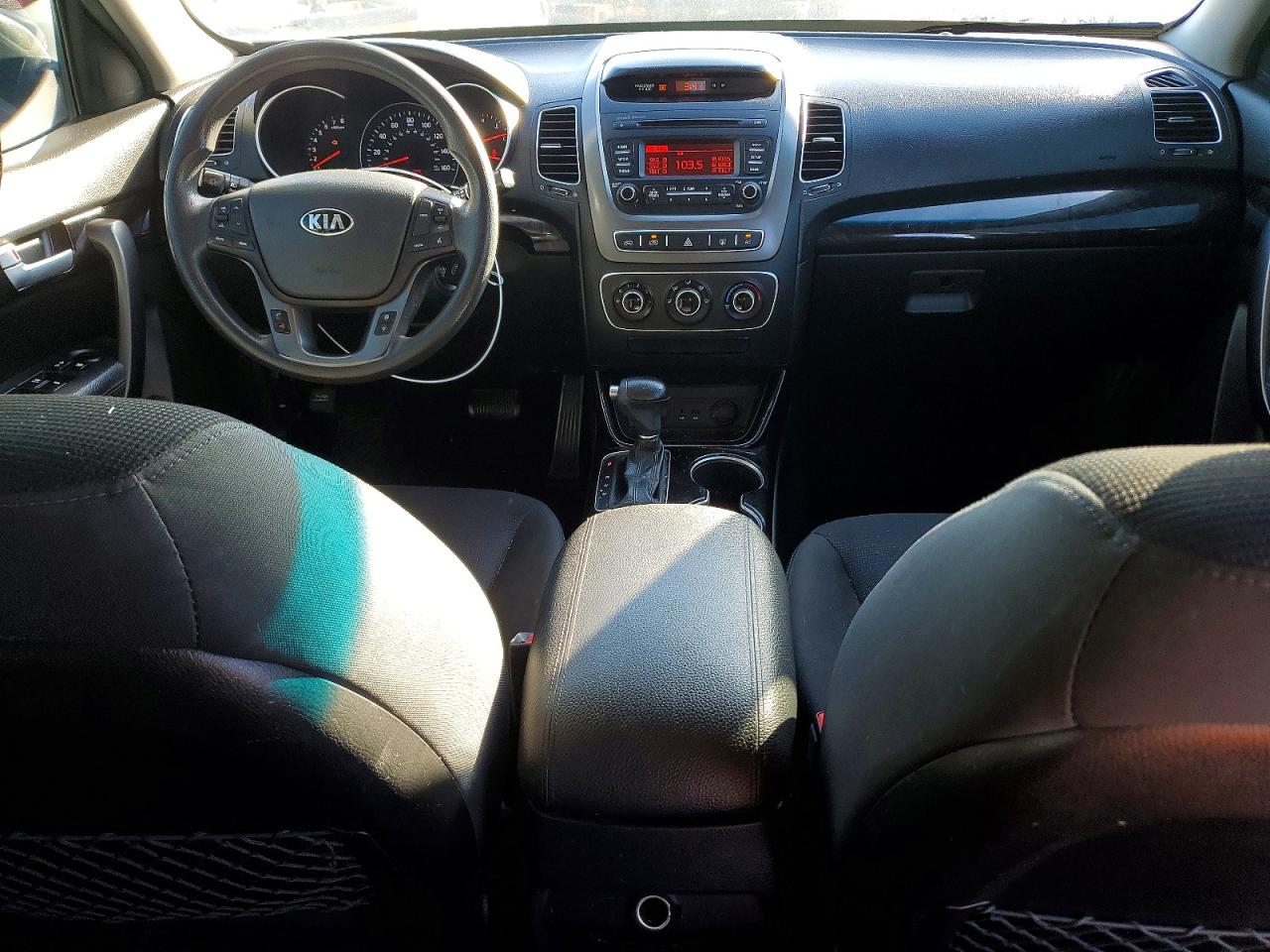 2015 KIA SORENTO LX photo 8