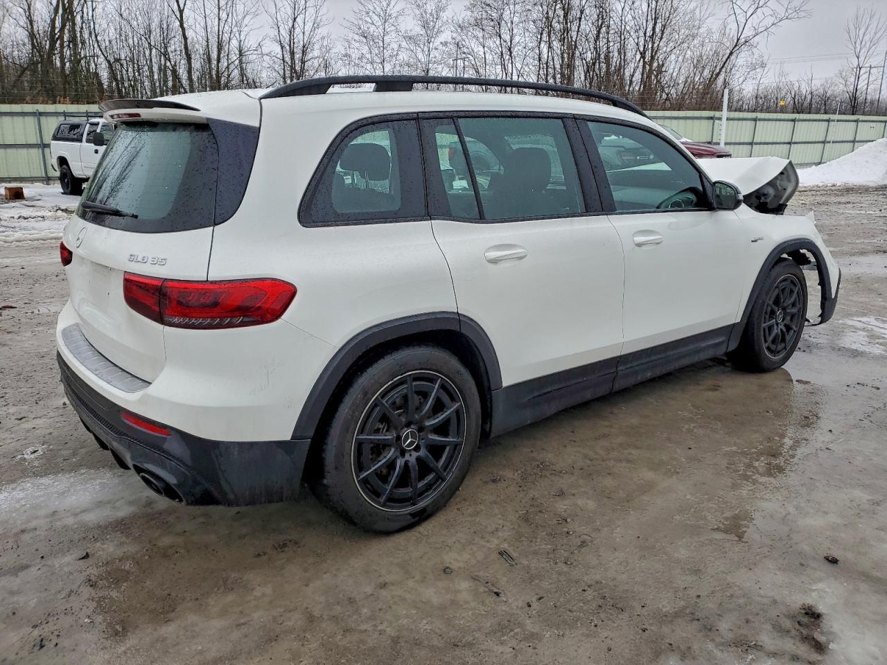 2021 MERCEDES-BENZ GLB AMG 35 4MATIC photo 3
