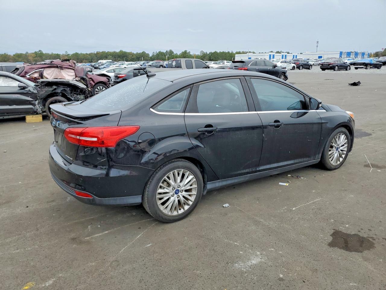 2018 FORD FOCUS TITANIUM photo 3