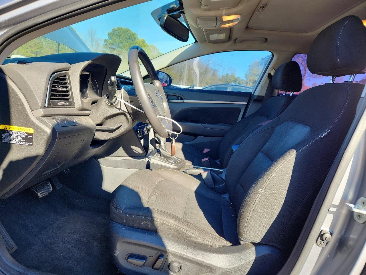 2017 HYUNDAI ELANTRA SE photo 13