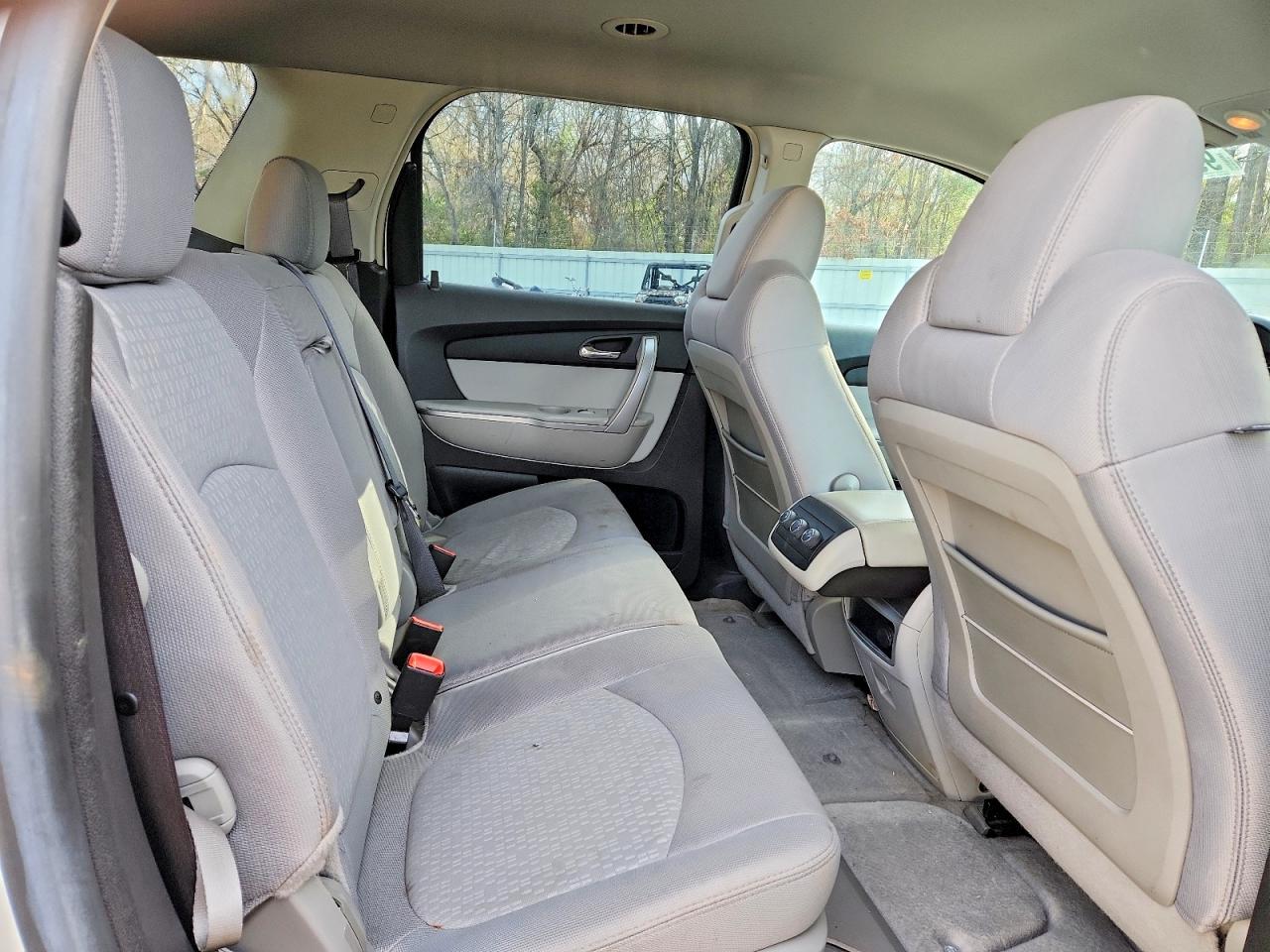 2008 GMC ACADIA SLE photo 11