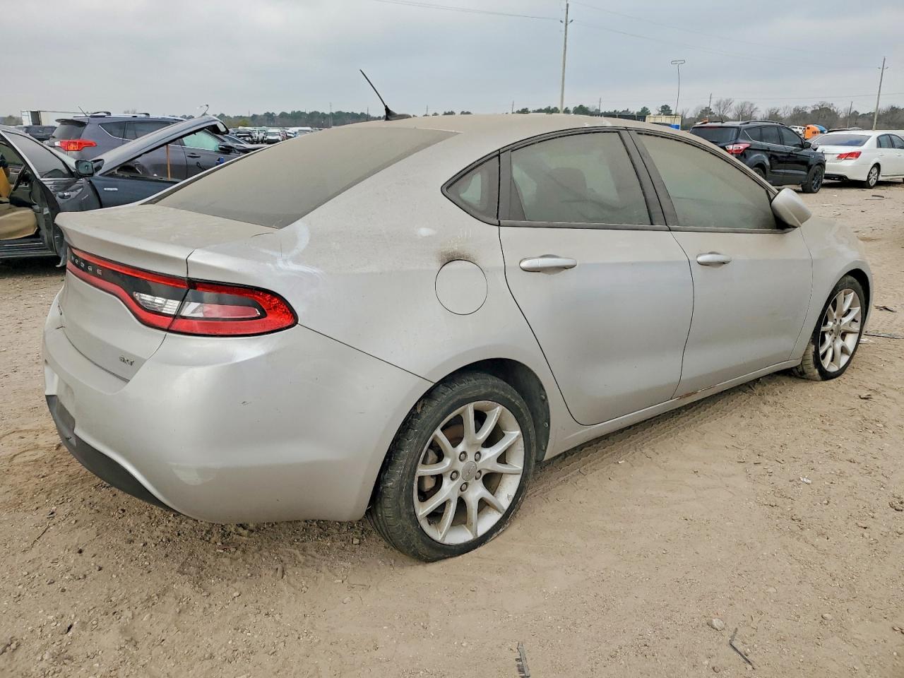 2013 DODGE DART SXT photo 3