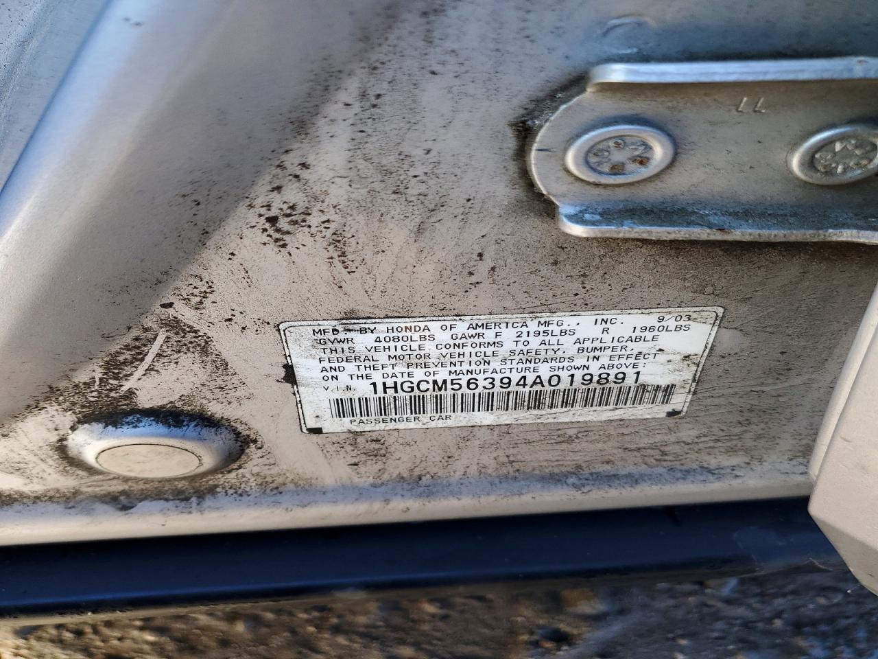2004 HONDA ACCORD LX photo 12