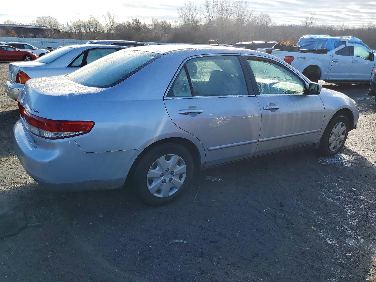 2004 HONDA ACCORD LX photo 3