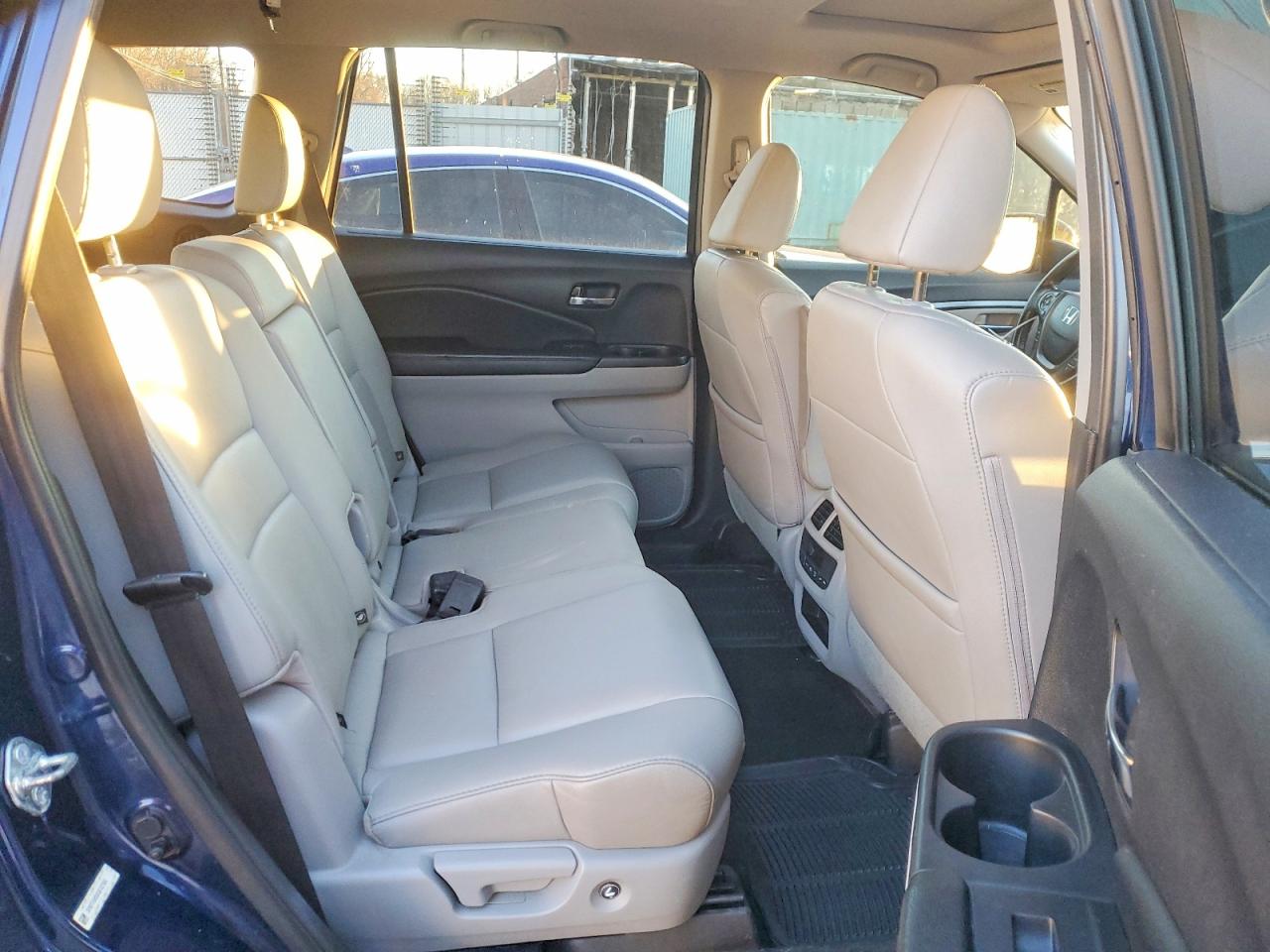 2016 HONDA PILOT EXL photo 11