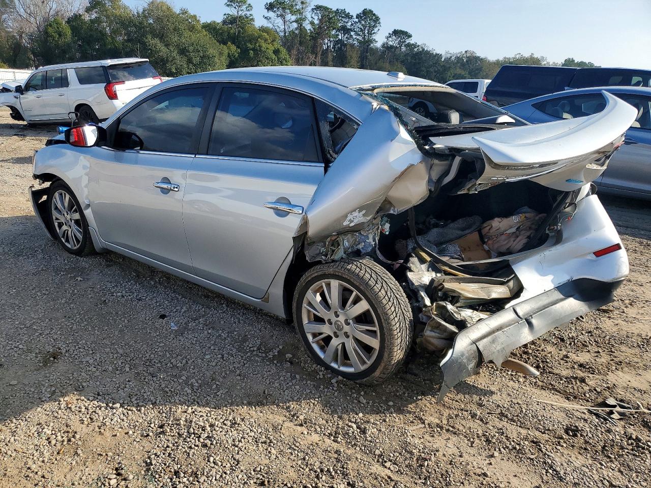2013 NISSAN SENTRA S photo 2