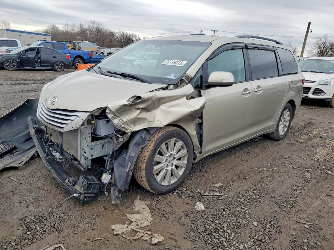 2015 TOYOTA SIENNA