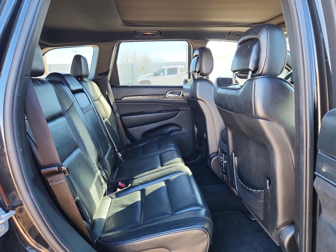 2015 JEEP GRAND CHEROKEE OVERLAND photo 11