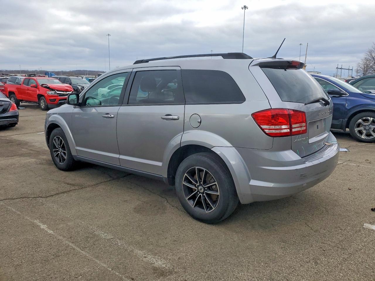 2018 DODGE JOURNEY SE photo 2