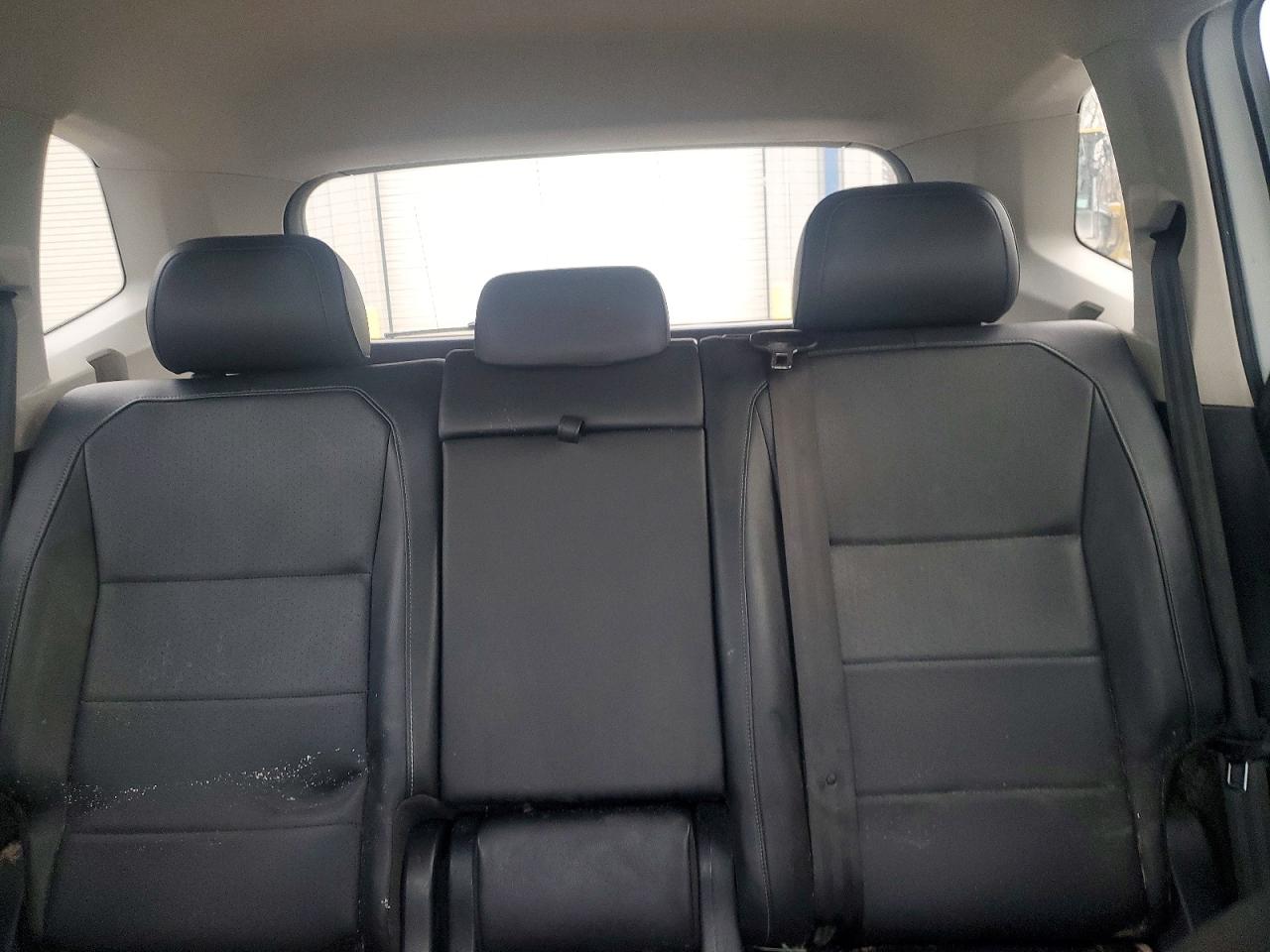 2020 VOLKSWAGEN TIGUAN SE photo 10