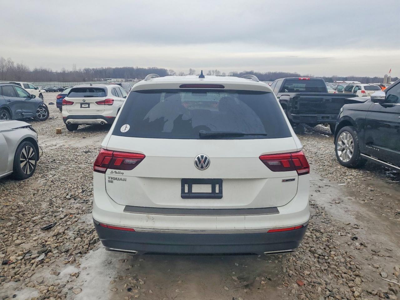 2020 VOLKSWAGEN TIGUAN SE photo 6