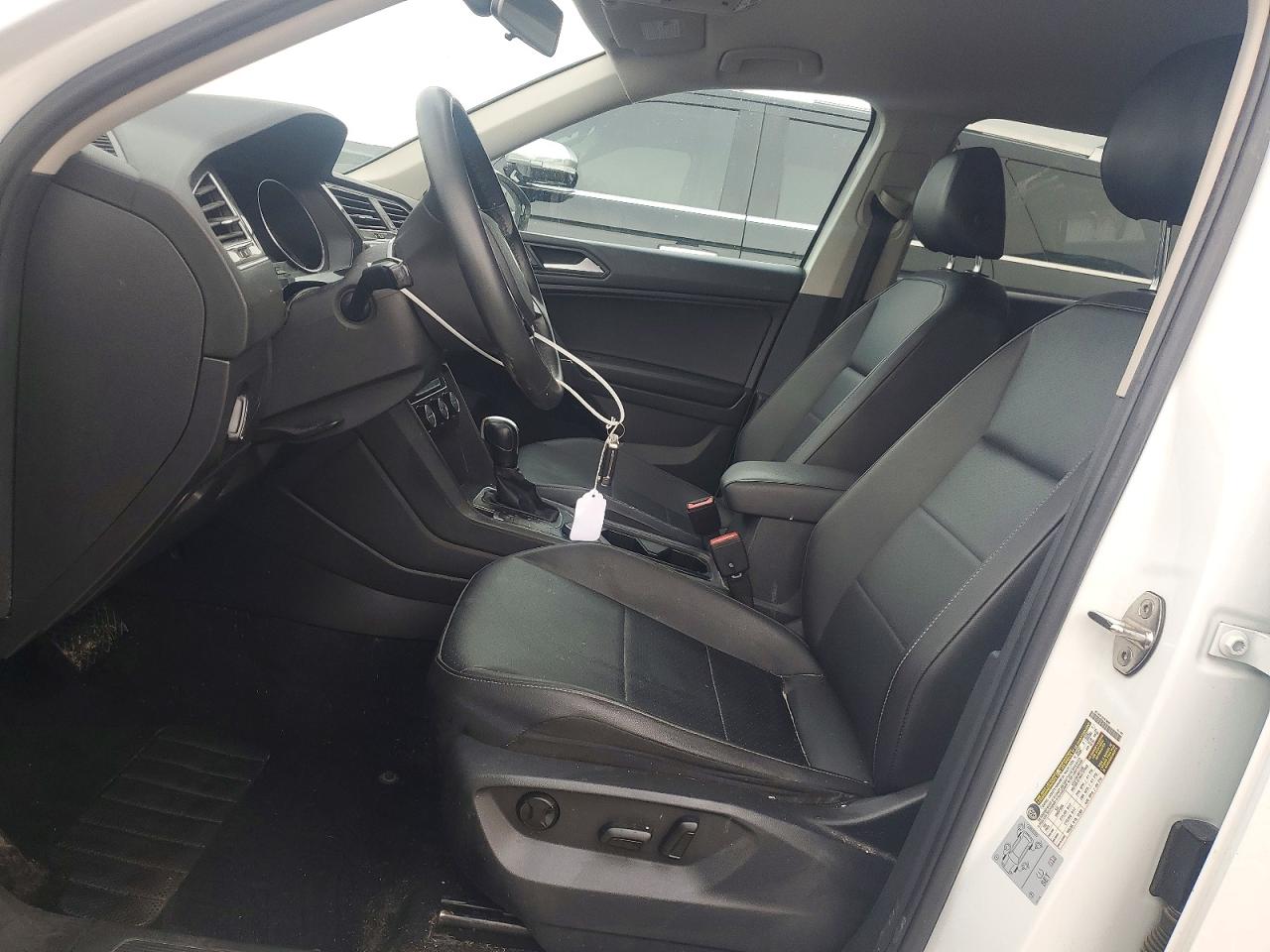 2020 VOLKSWAGEN TIGUAN SE photo 7