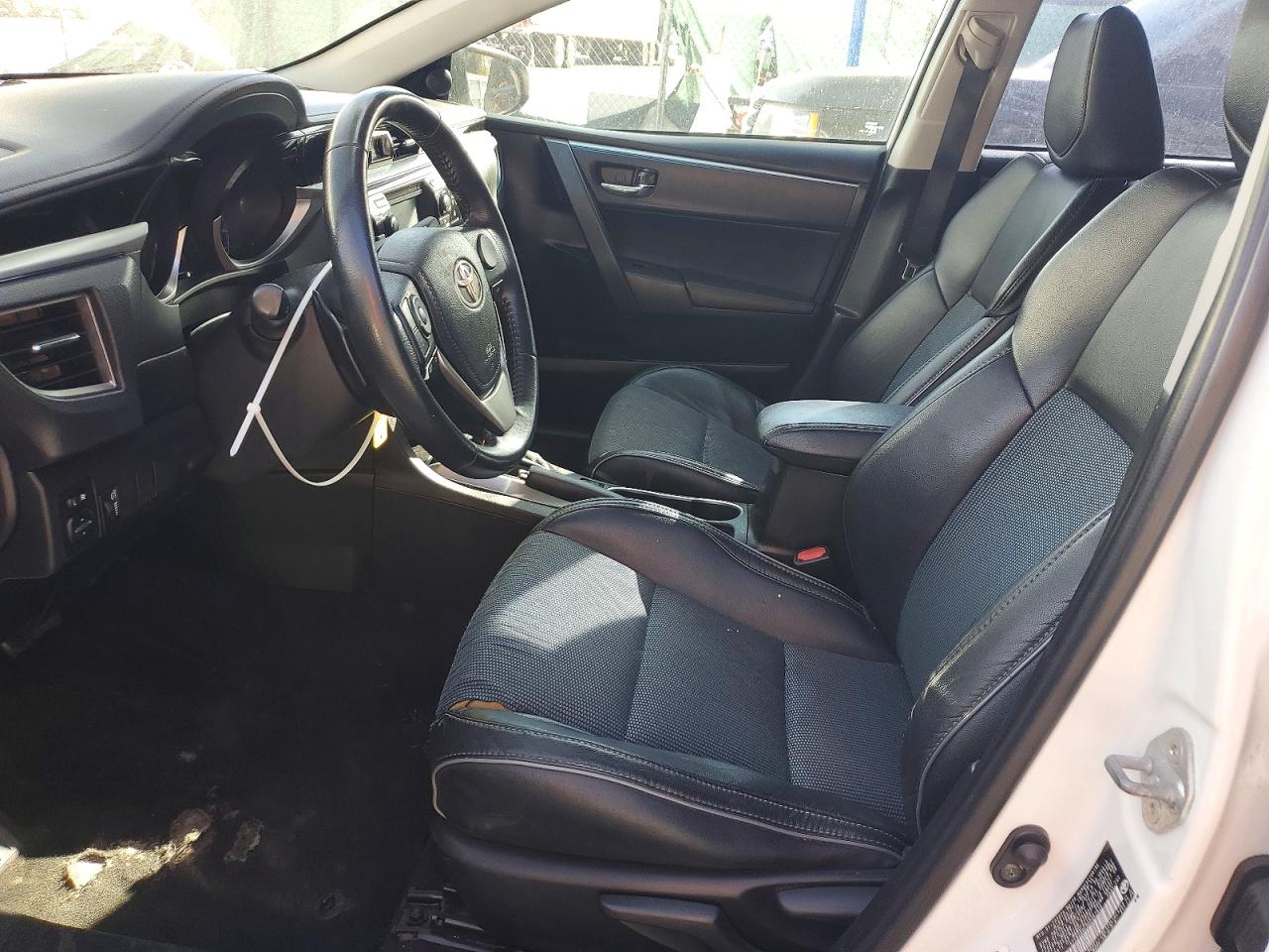 2016 TOYOTA COROLLA L photo 7