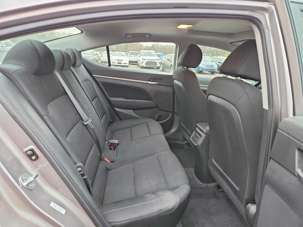 2020 HYUNDAI ELANTRA SEL photo 19