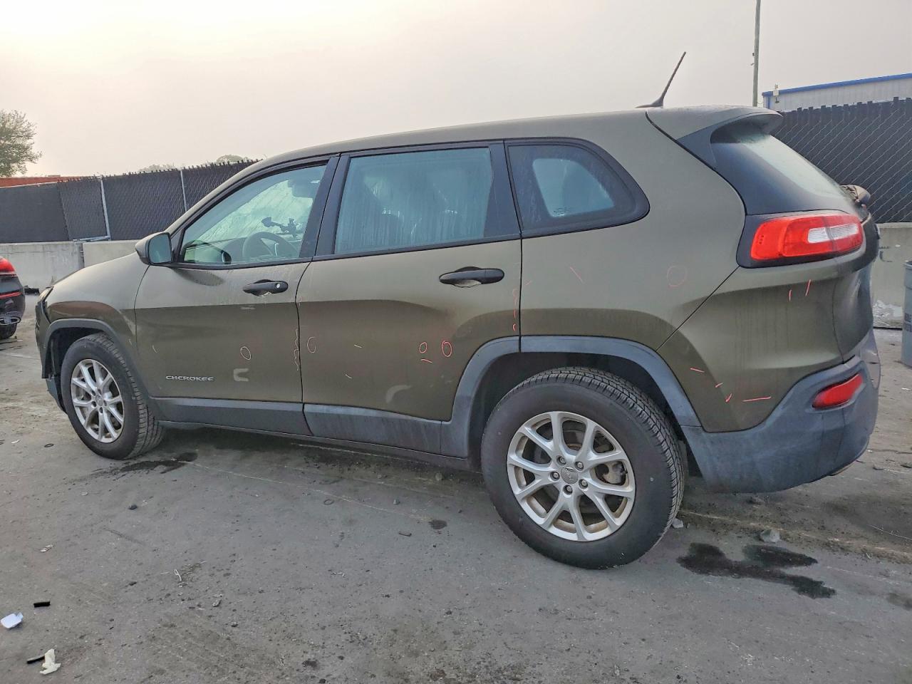 2015 JEEP CHEROKEE SPORT photo 2