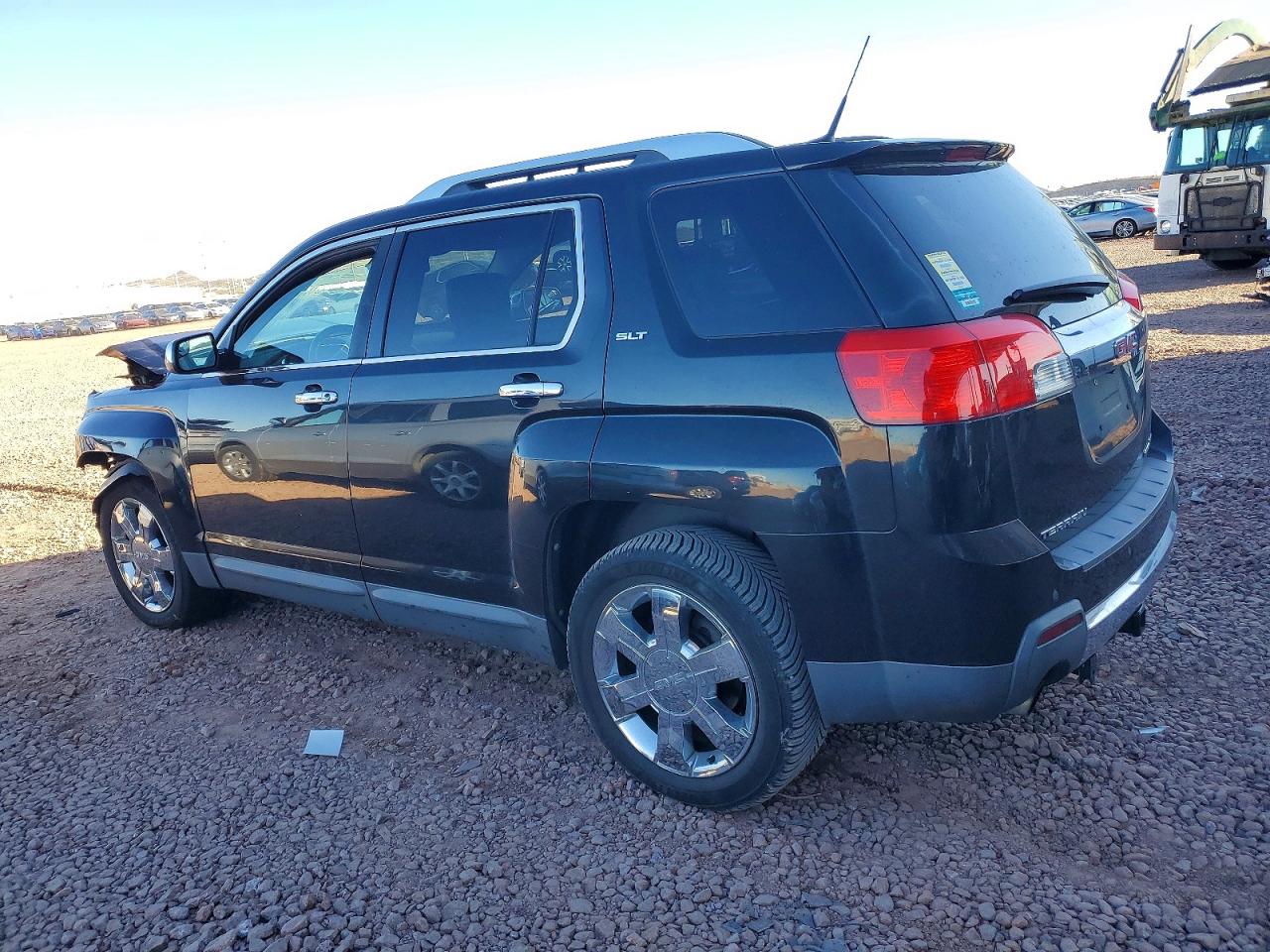 2012 GMC TERRAIN SLT photo 2