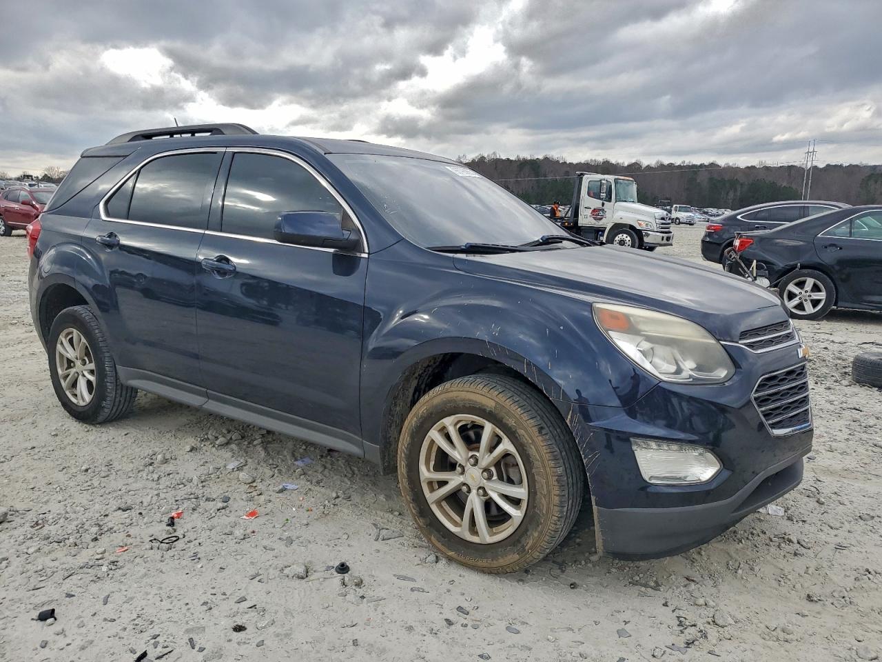 2017 CHEVROLET EQUINOX LT photo 4