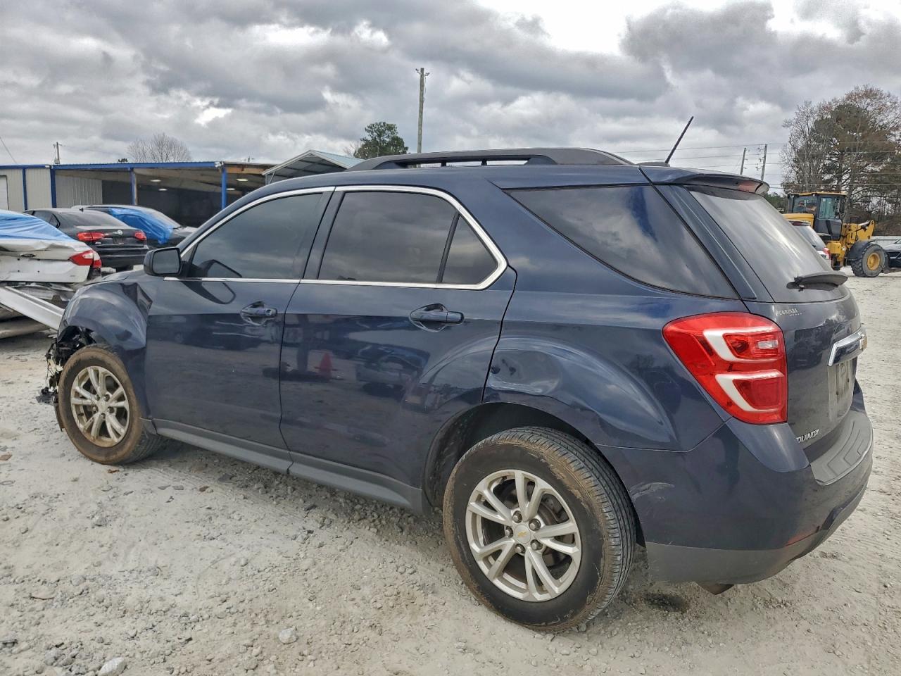 2017 CHEVROLET EQUINOX LT photo 2