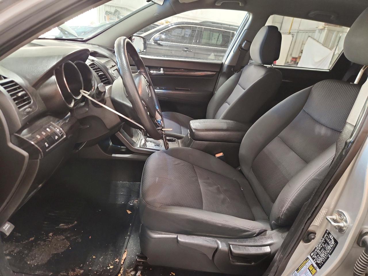 2011 KIA SORENTO BASE photo 7