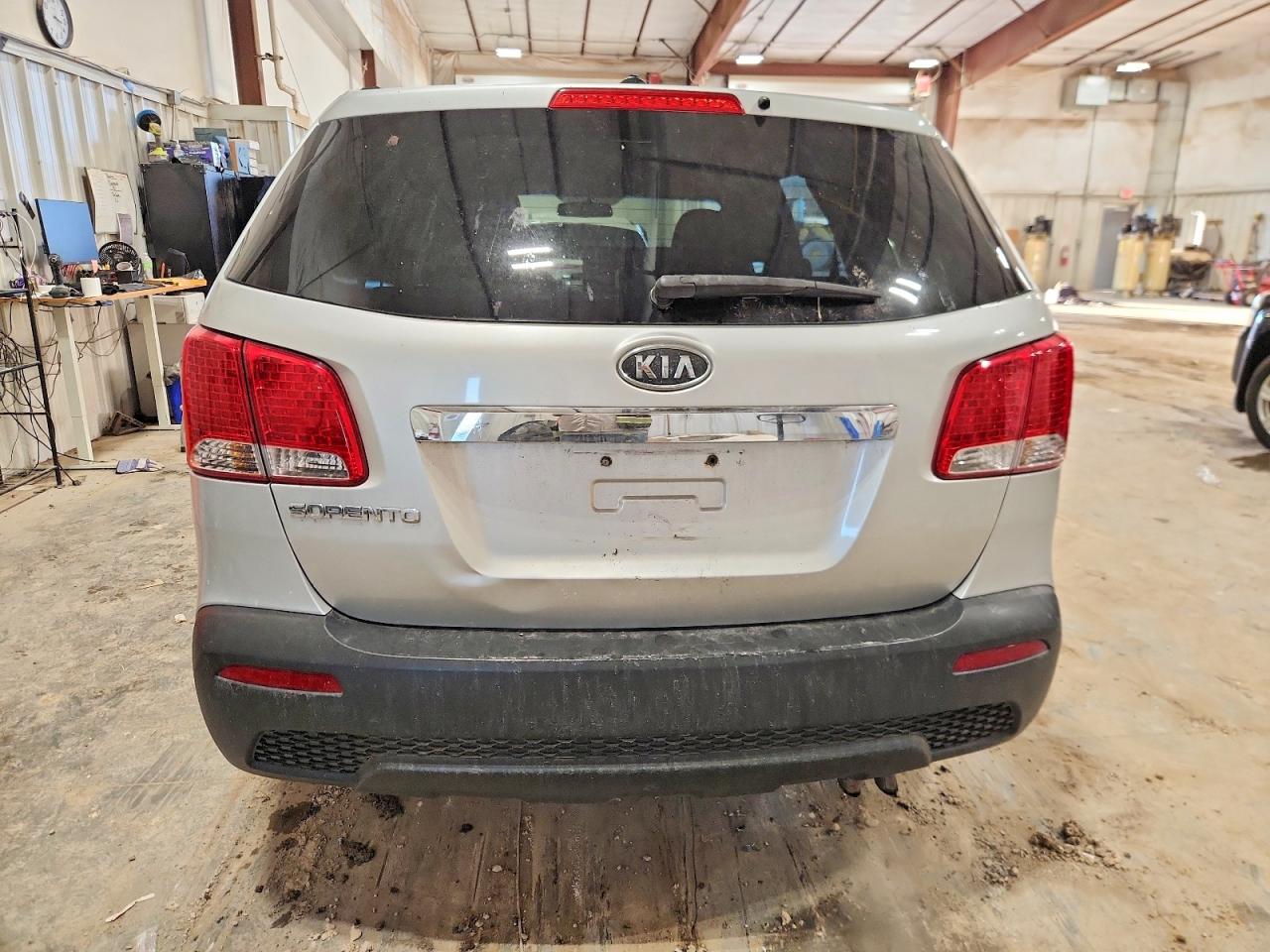 2011 KIA SORENTO BASE photo 6