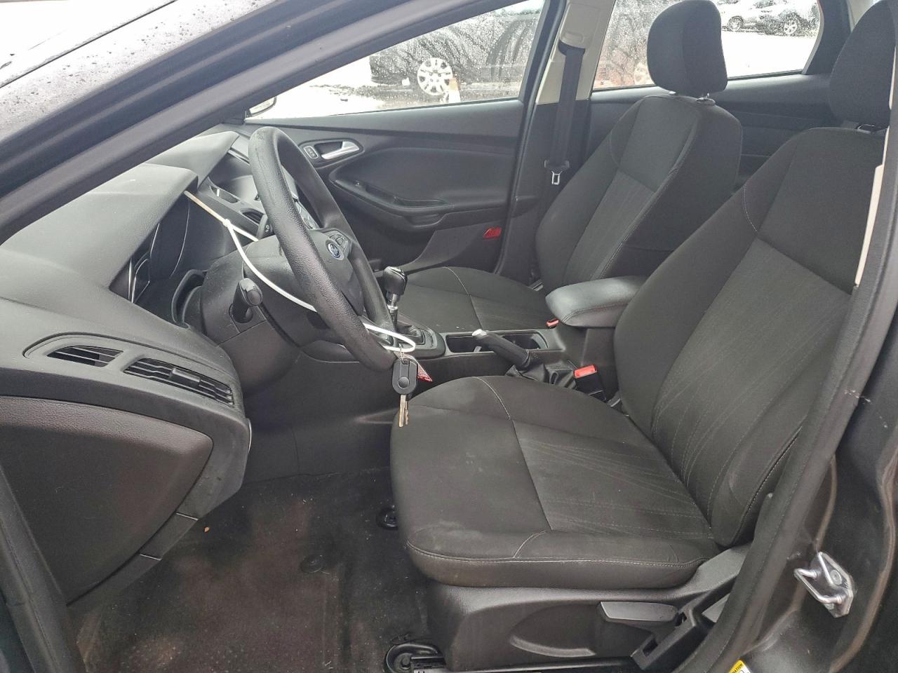2017 FORD FOCUS SE photo 7