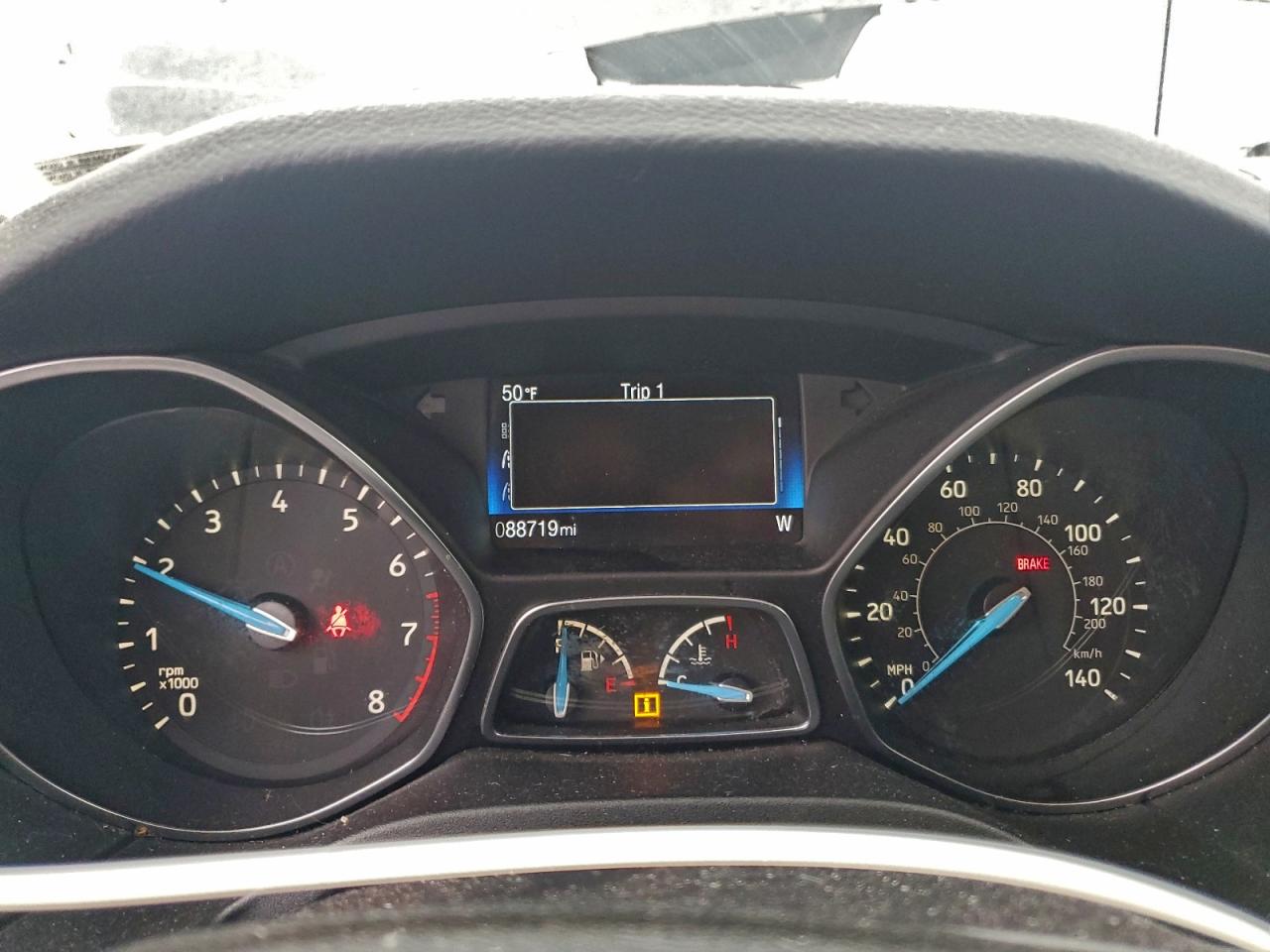 2017 FORD FOCUS SE photo 9