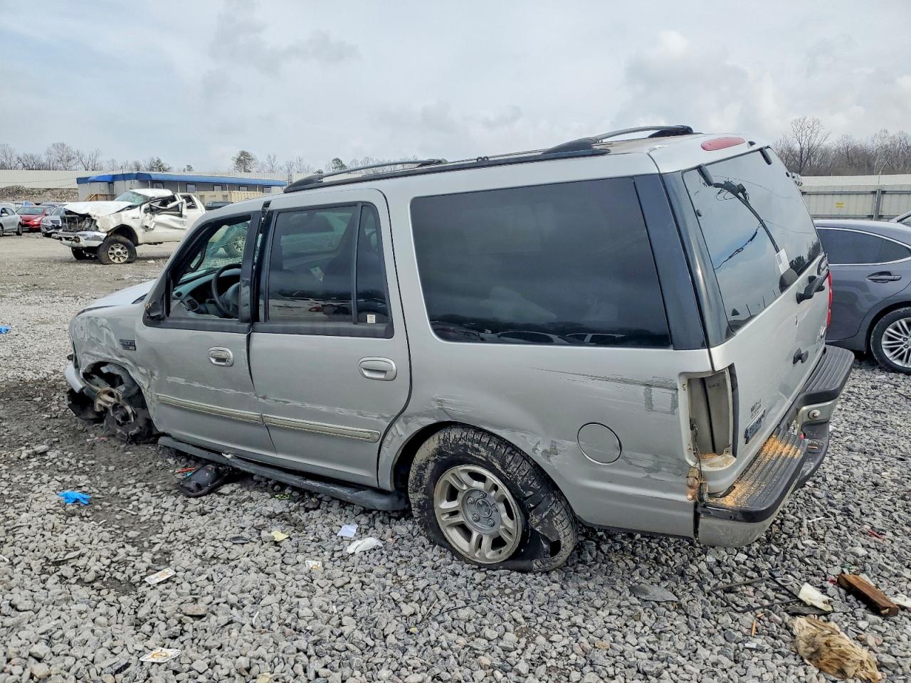 2000 FORD EXPEDITION XLT photo 2