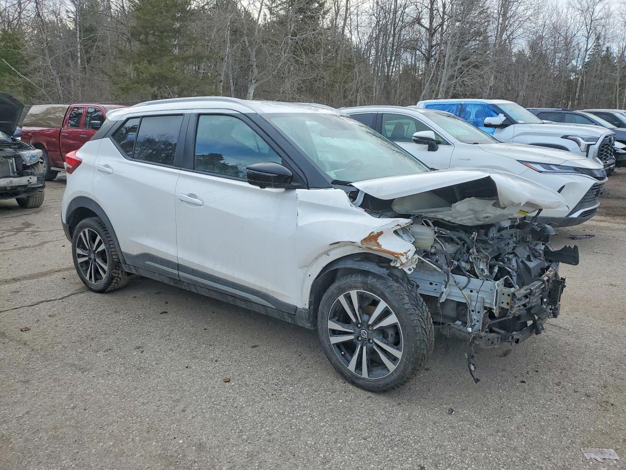 2020 NISSAN KICKS SR photo 4