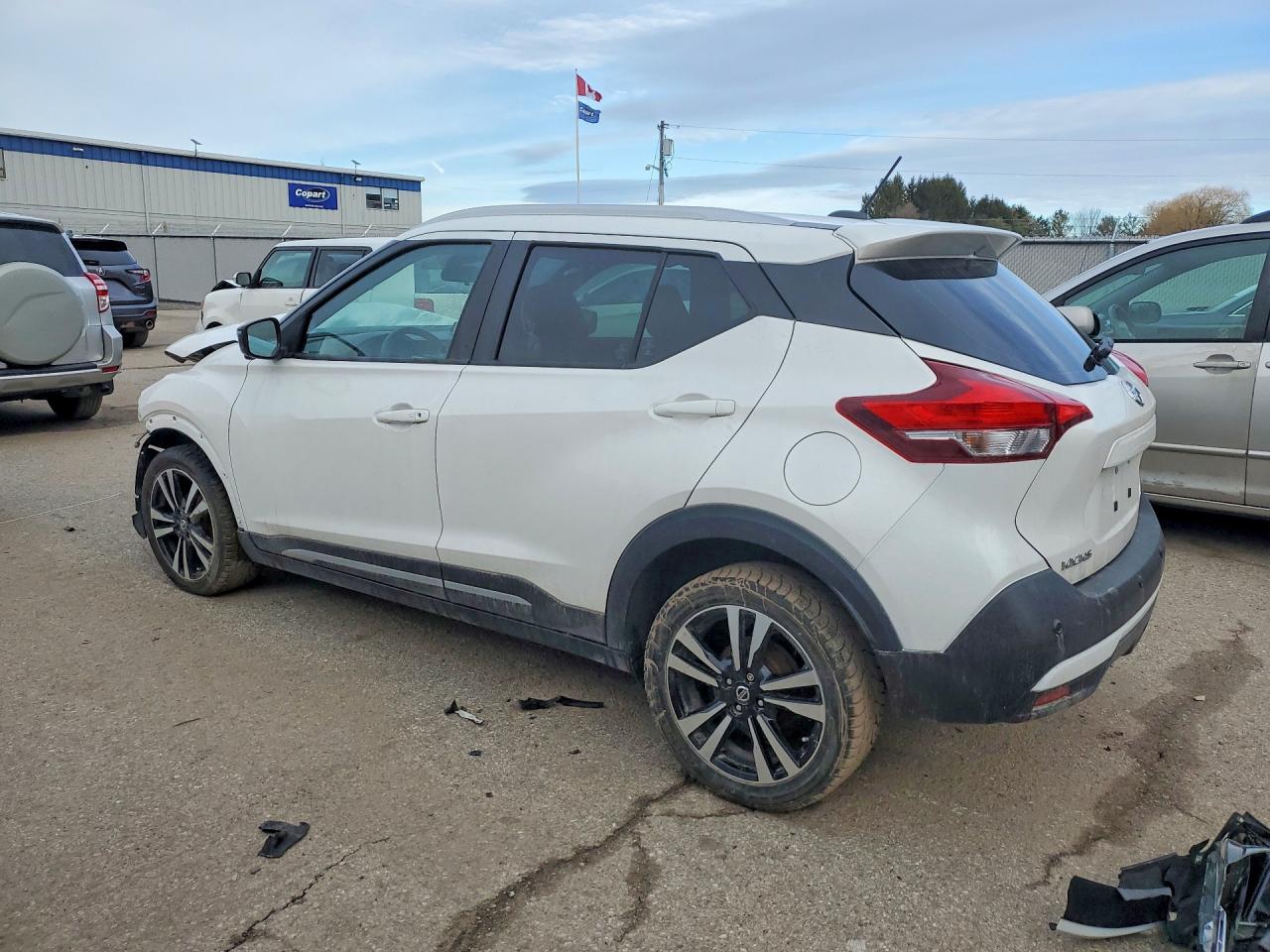 2020 NISSAN KICKS SR photo 2