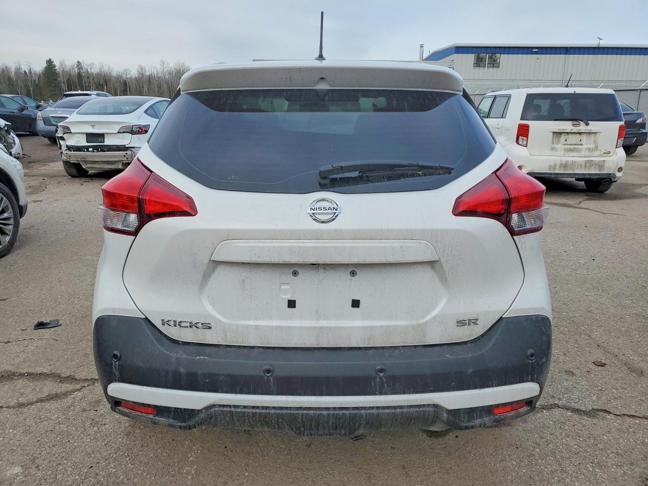 2020 NISSAN KICKS SR photo 6