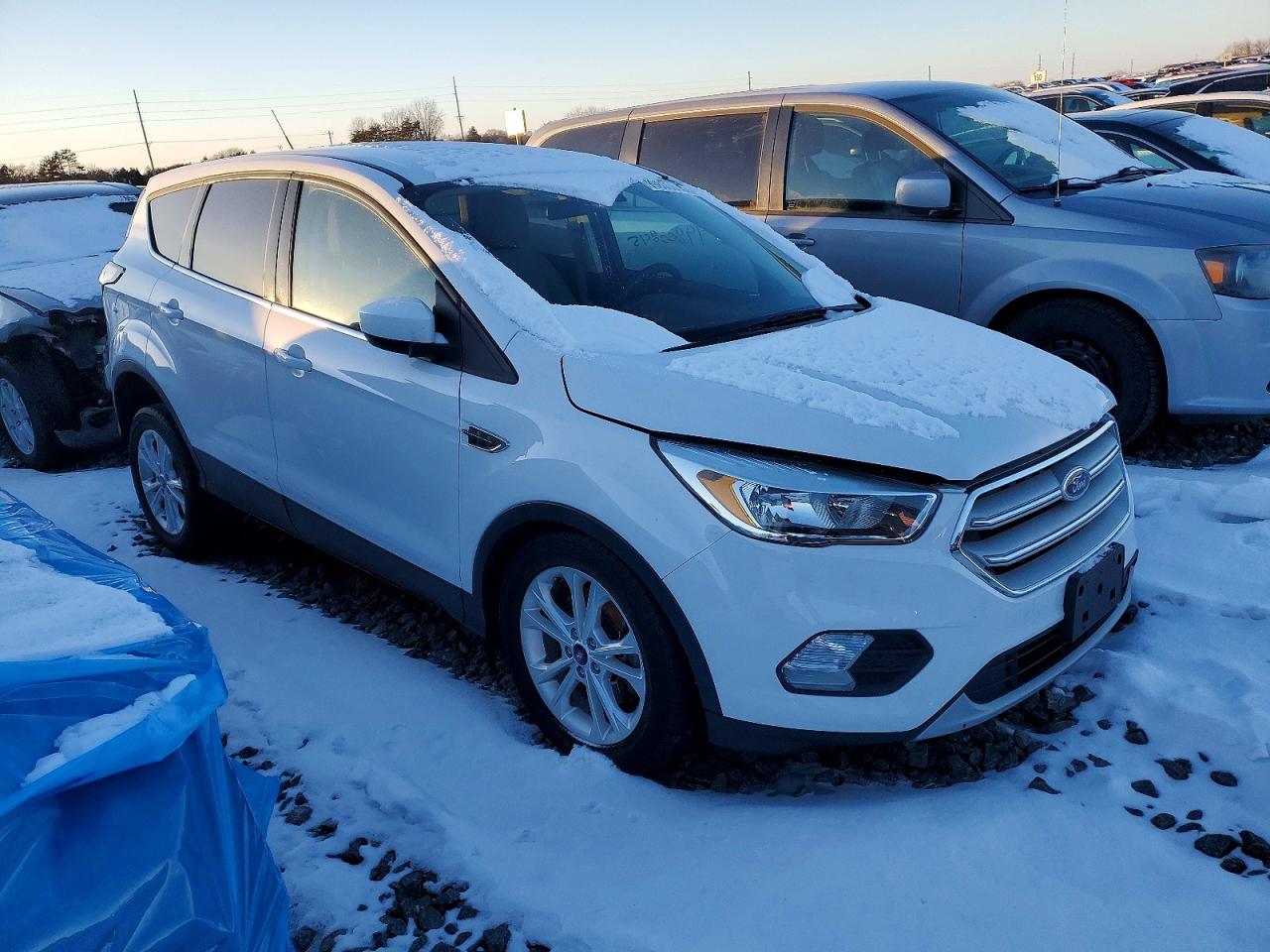 2017 FORD ESCAPE SE photo 4