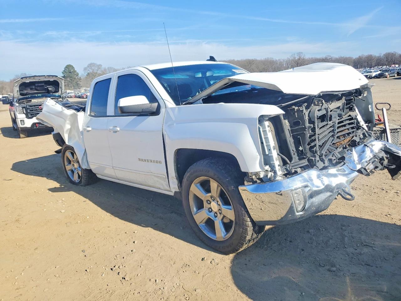 2018 CHEVROLET SILVERADO K1500 LT photo 4