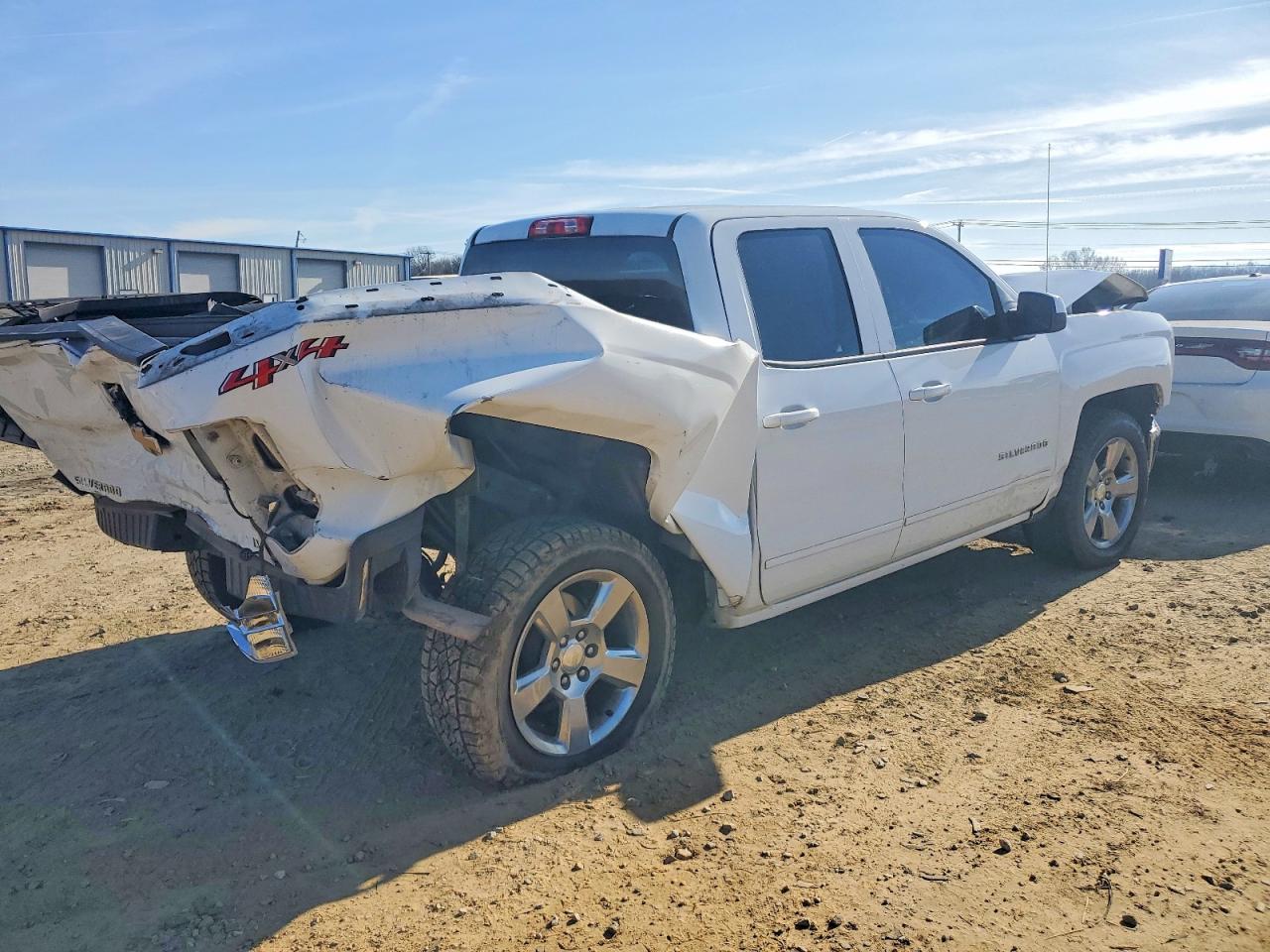 2018 CHEVROLET SILVERADO K1500 LT photo 3