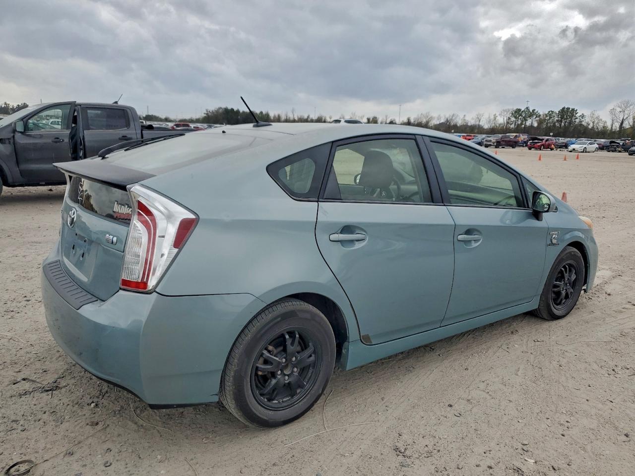 2012 TOYOTA PRIUS photo 3