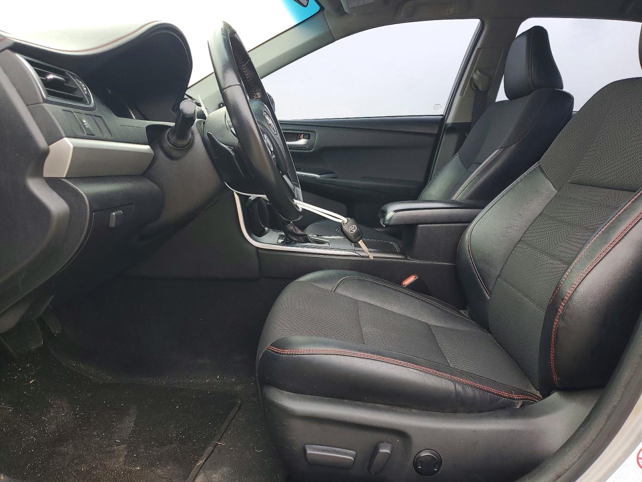 2017 TOYOTA CAMRY LE photo 7