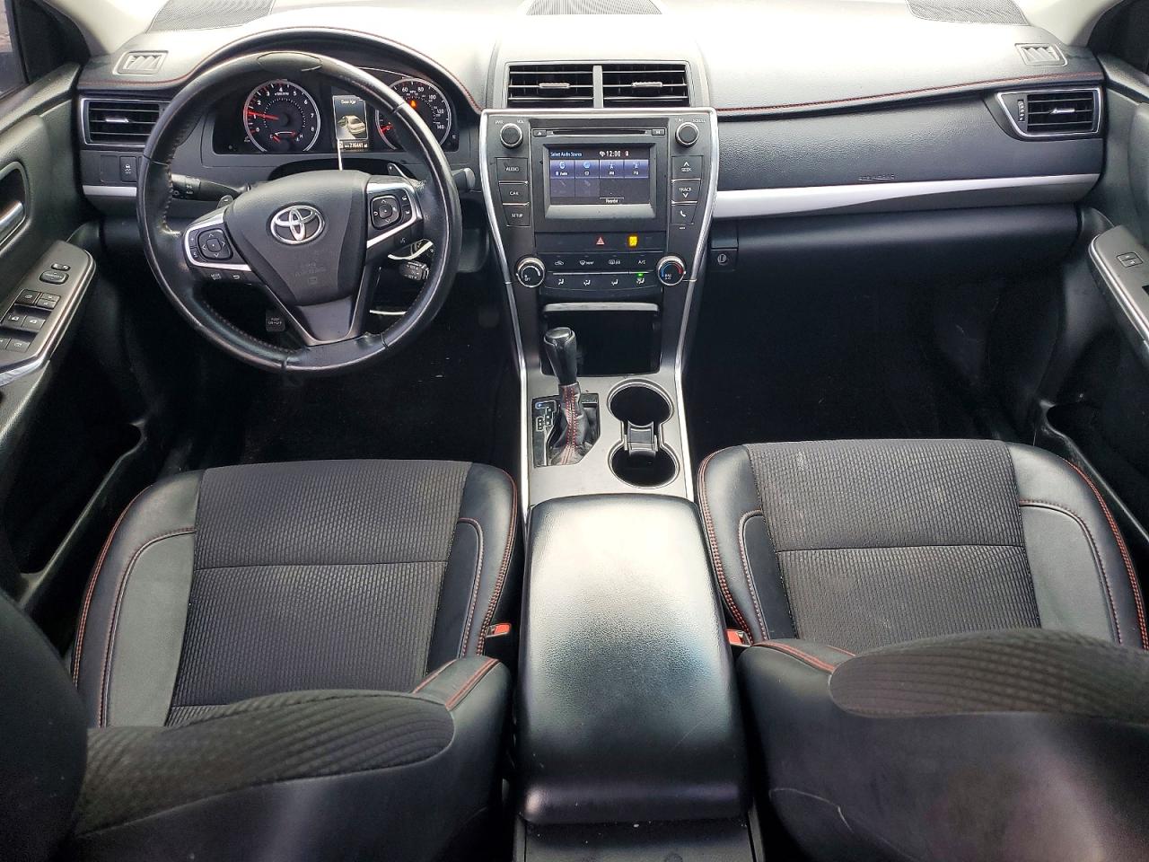 2017 TOYOTA CAMRY LE photo 8