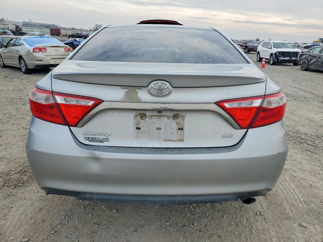 2017 TOYOTA CAMRY LE photo 6