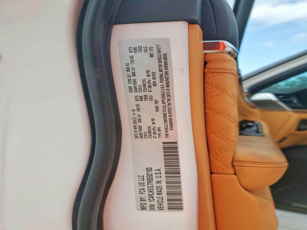 2024 JEEP GRAND CHEROKEE L SUMMIT photo 13