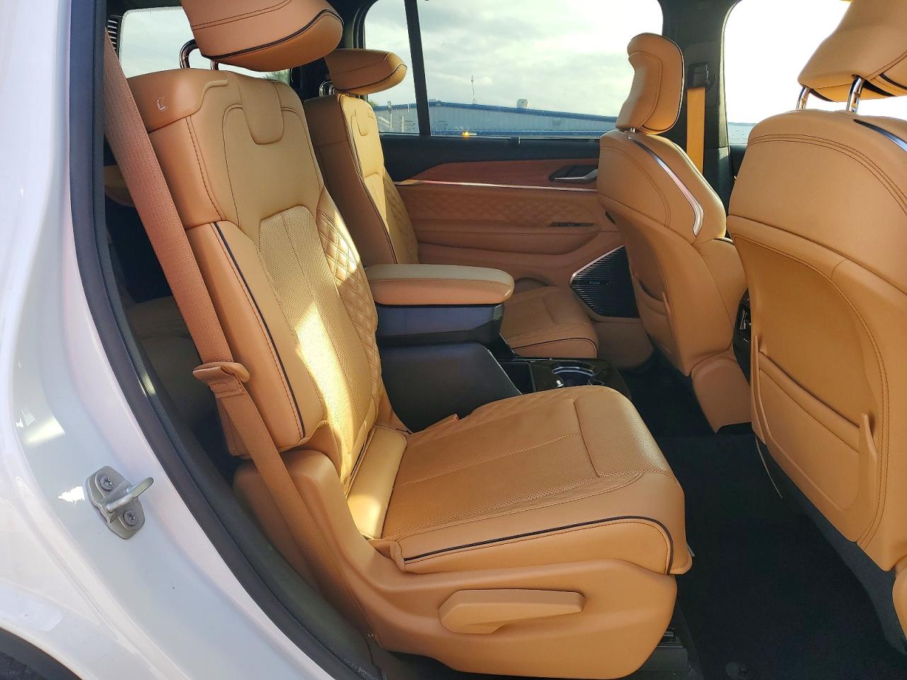 2024 JEEP GRAND CHEROKEE L SUMMIT photo 11
