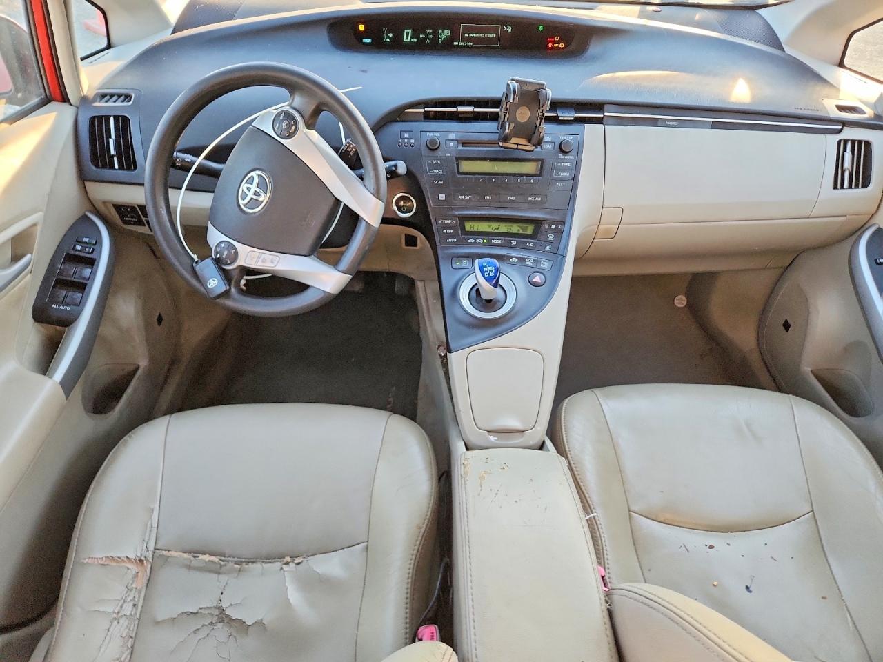 2010 TOYOTA PRIUS photo 8