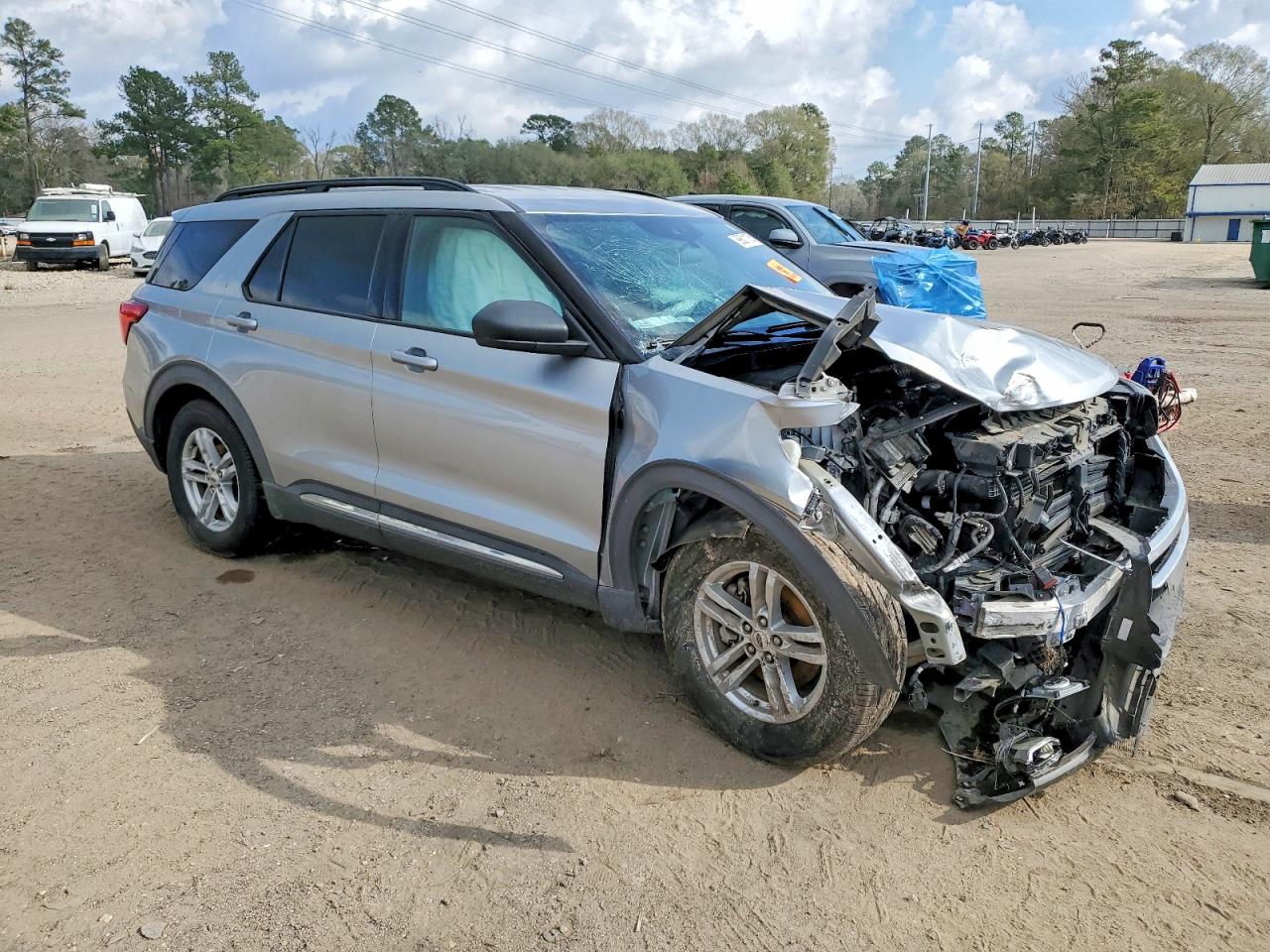 2020 FORD EXPLORER XLT photo 4