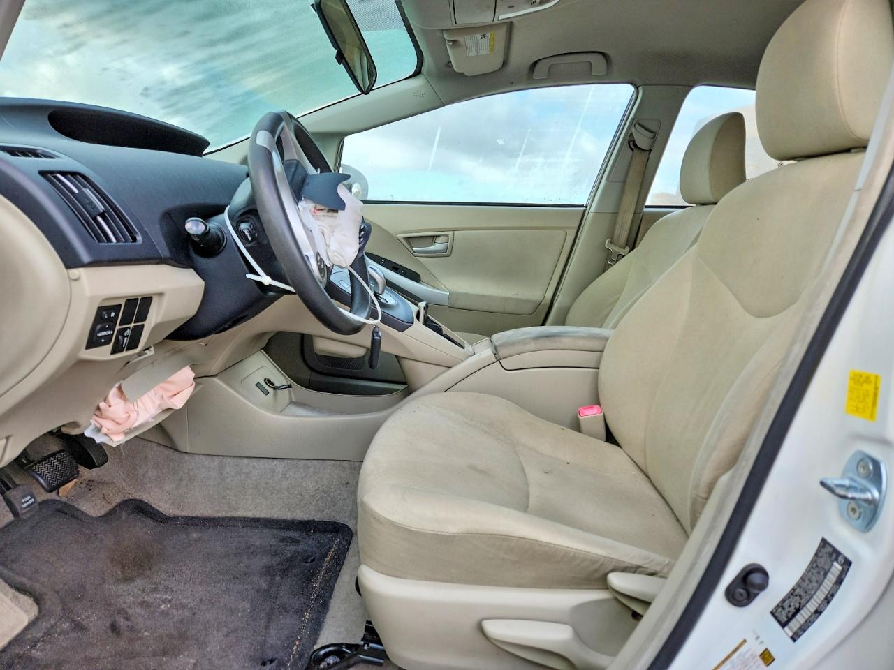 2011 TOYOTA PRIUS photo 7