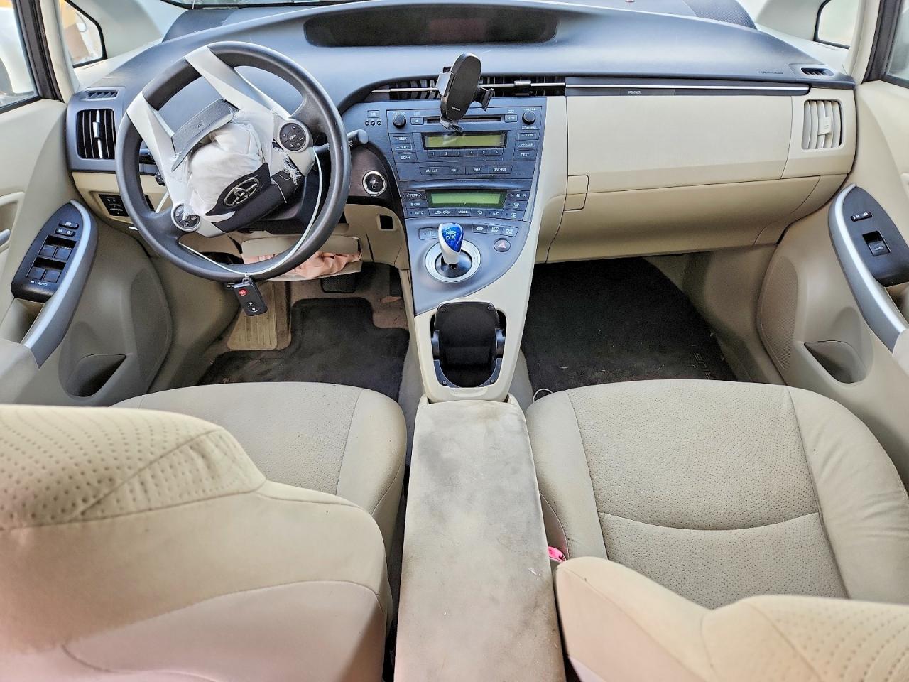 2011 TOYOTA PRIUS photo 8